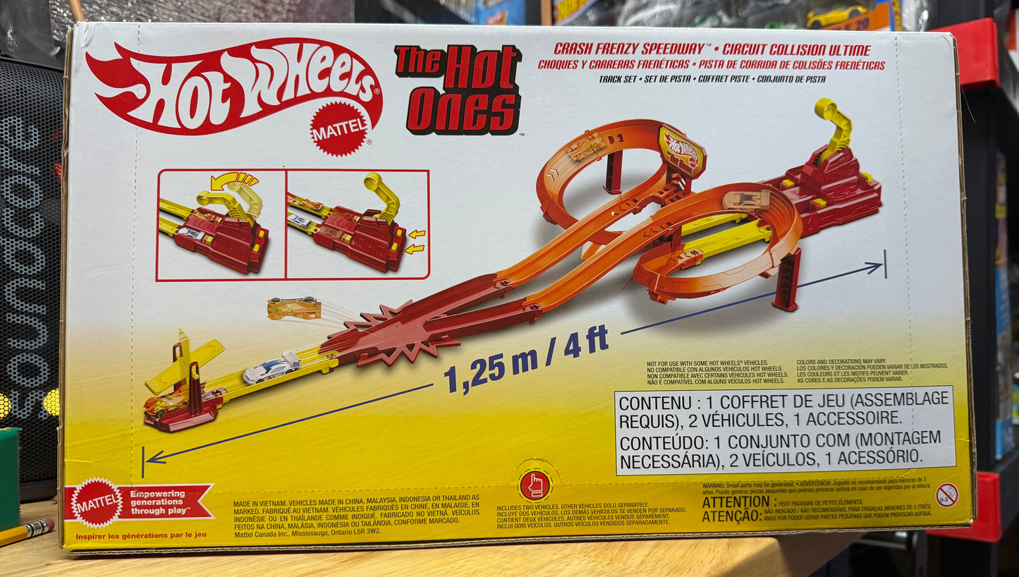 Hot Wheels The Hot Ones Crash Frenzy Speedway Diecast Car Track Set 29385