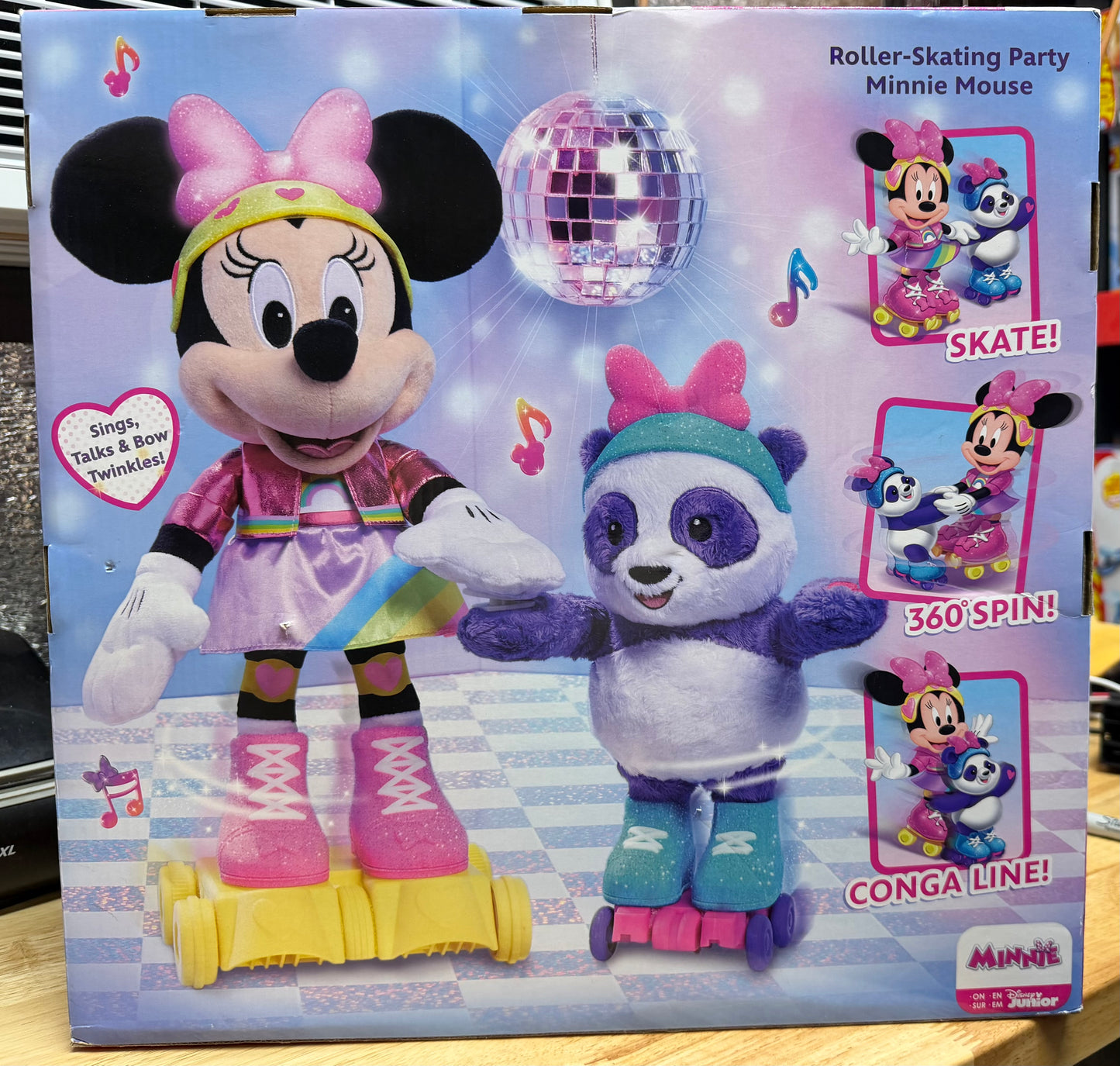 Disney Junior Minnie Roller-Skating Party 15” Minnie Mouse 11” Panda Talking Figures 13002