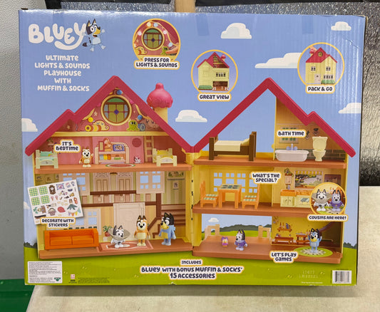 Bluey Ultimate Lights & Sounds Playhouse with Muffin & Socks 17677