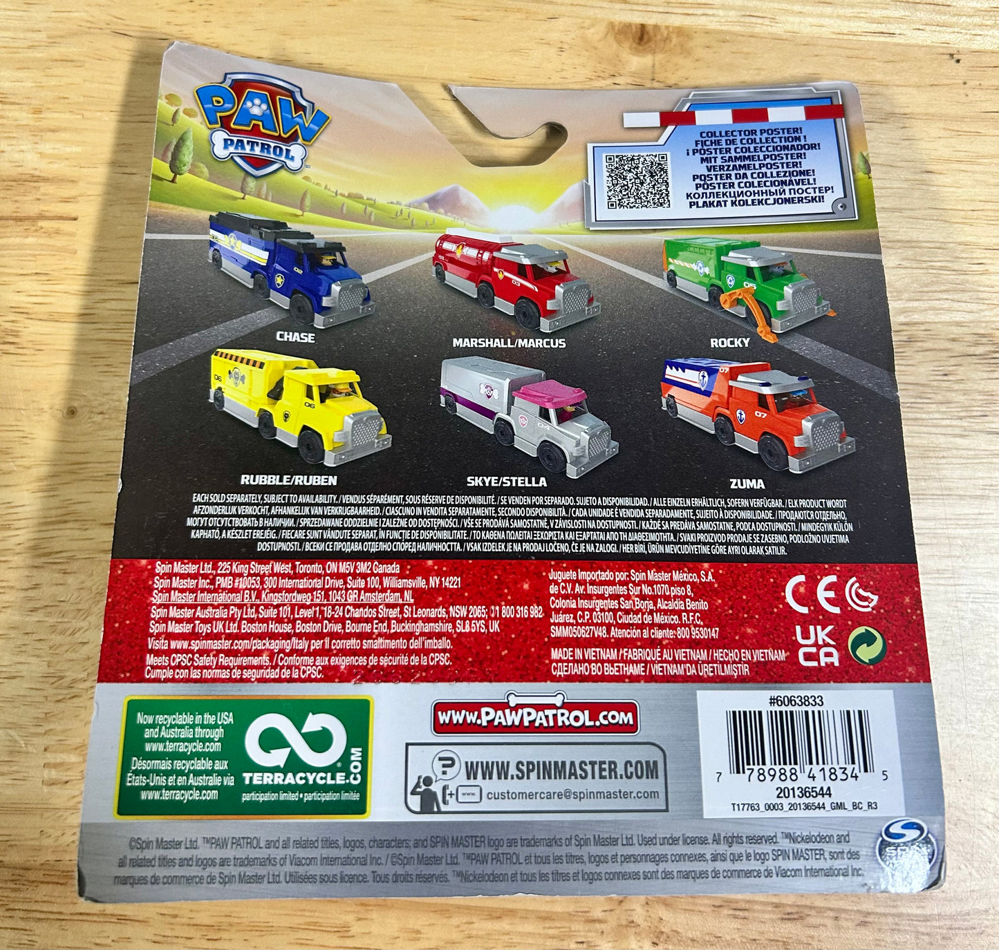 PAW Patrol Big Truck Pups True Metal Skye Collectible Die-Cast Toy Trucks 1:55 Scale 41834