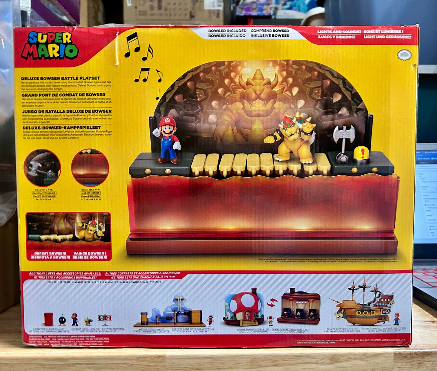 Nintendo 2.5 Inch Deluxe Bowser Battle Playset with Bowser Figure 41860