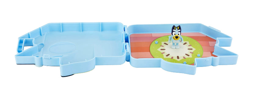 Bluey's Play & Go Playset With Bluey Figure And Play Mat 17134