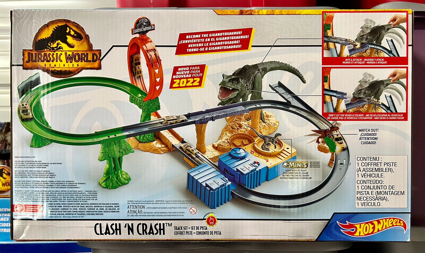 Hot Wheels Jurassic World Clash 'n Crash Track Set with Booster & 1 Toy Car in 1:64 Scale