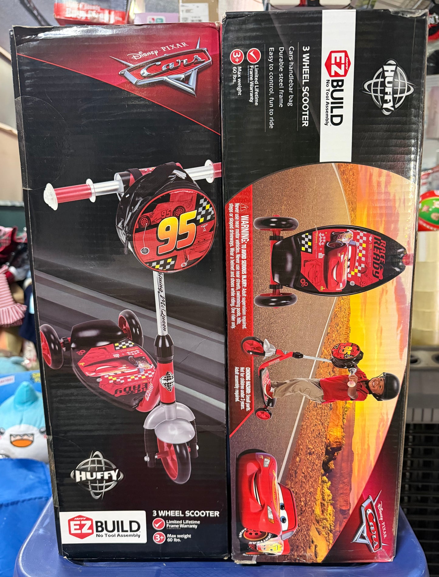 Disney Pixar Cars Lightning McQueen 3-Wheel Scooter 584492