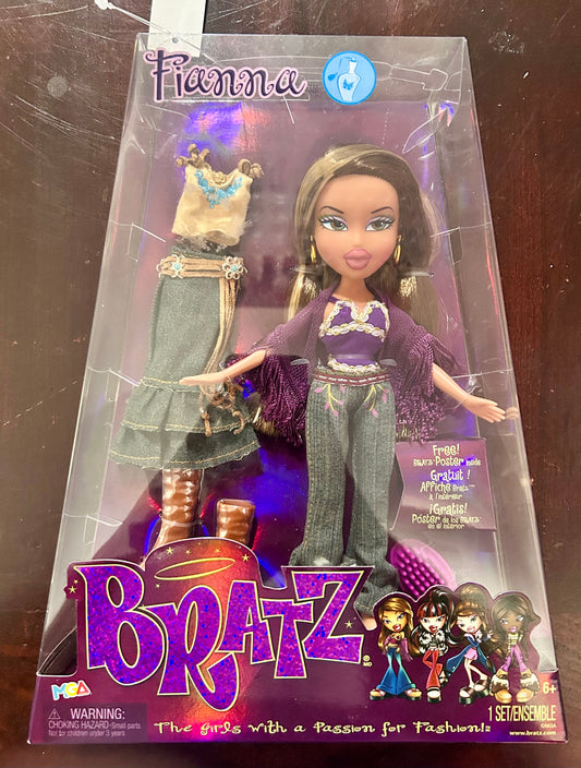 Bratz Original Fashion Doll Fianna Series 3 with 2 Outfits 59199