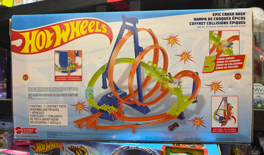 Hot Wheels Epic Crash Dash Track Set with 5 Crash Zones 14440