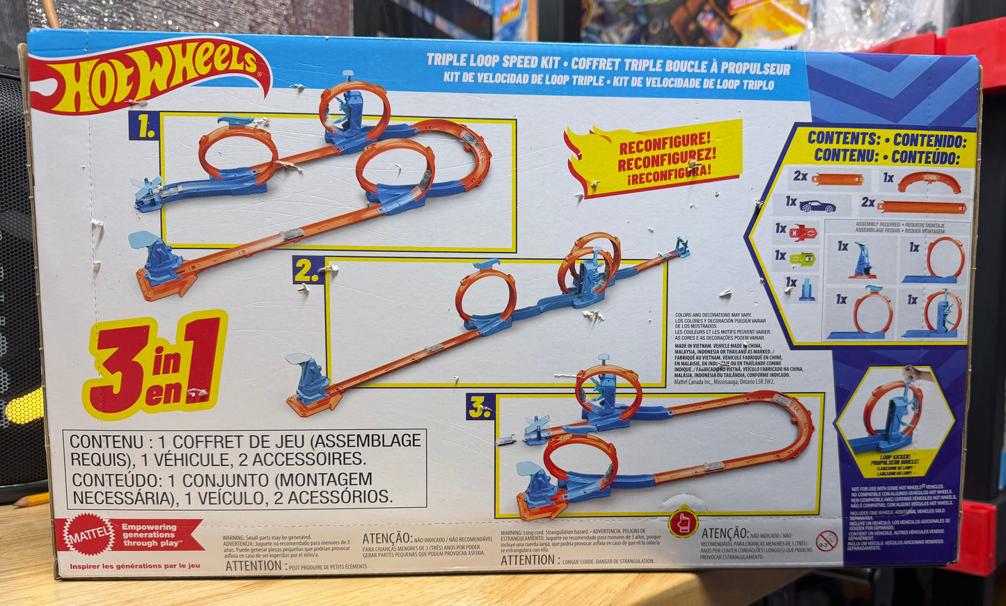Hot Wheels Track Creator Triple Loop Pack & 1:64 Scale Toy Car, Track-Building Set 28975