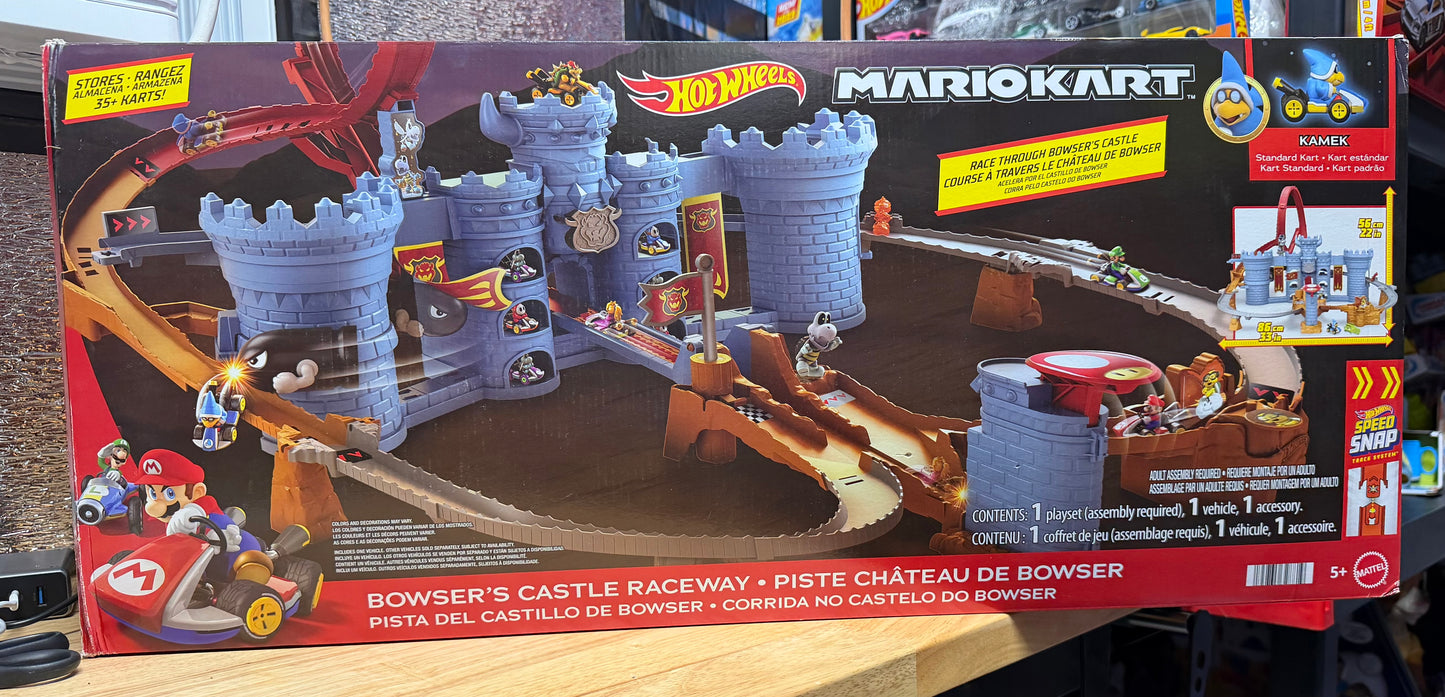 Hot Wheels Mario Kart Bowser's Castle Track Set with 1:64 Scale Die-Cast 32881