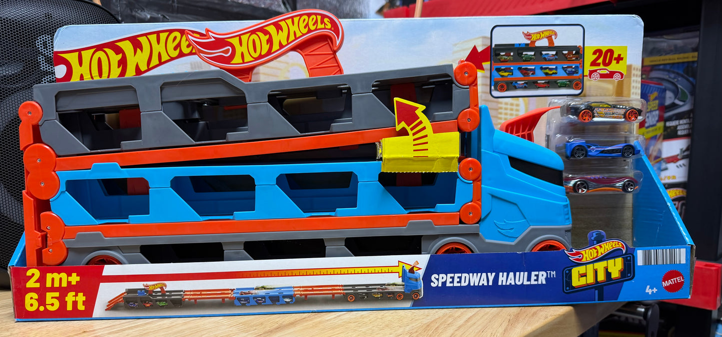 Hot Wheels Speed Track Speedway Hauler Truck Vehicle Playset 92520