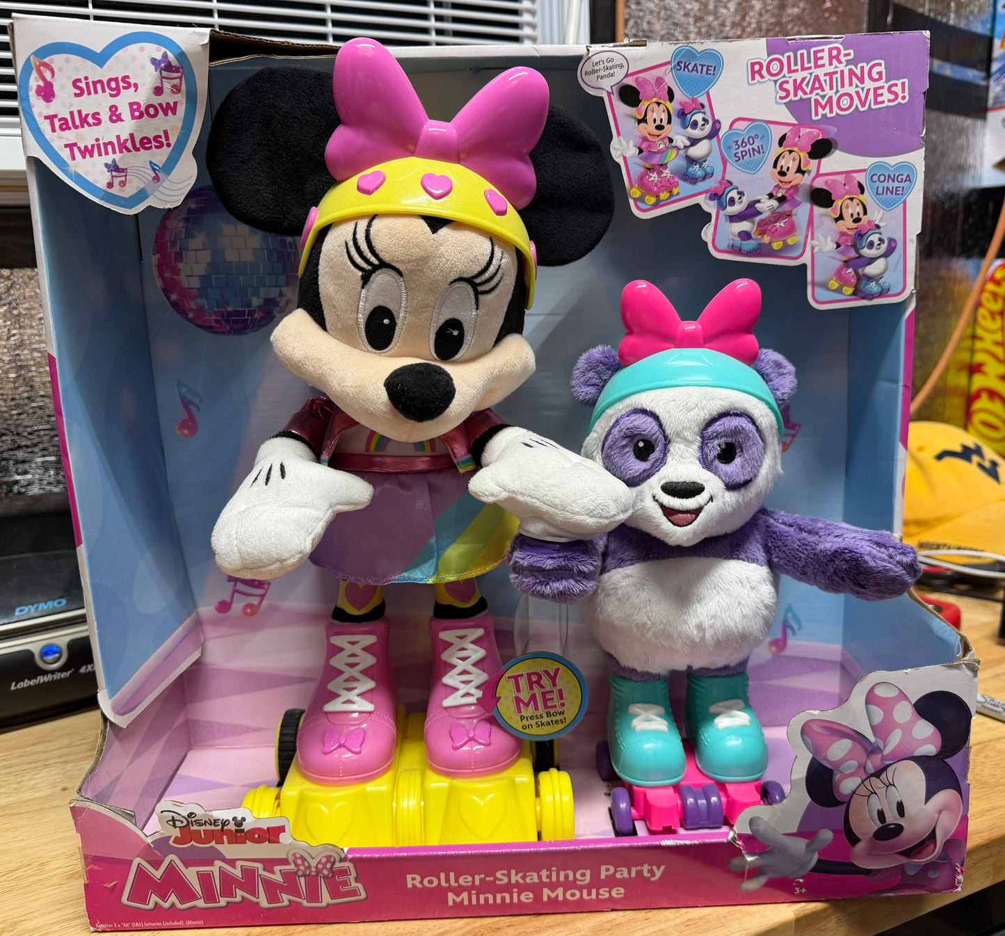 Disney Junior Minnie Roller-Skating Party 15” Minnie Mouse 11” Panda Talking Figures 13002