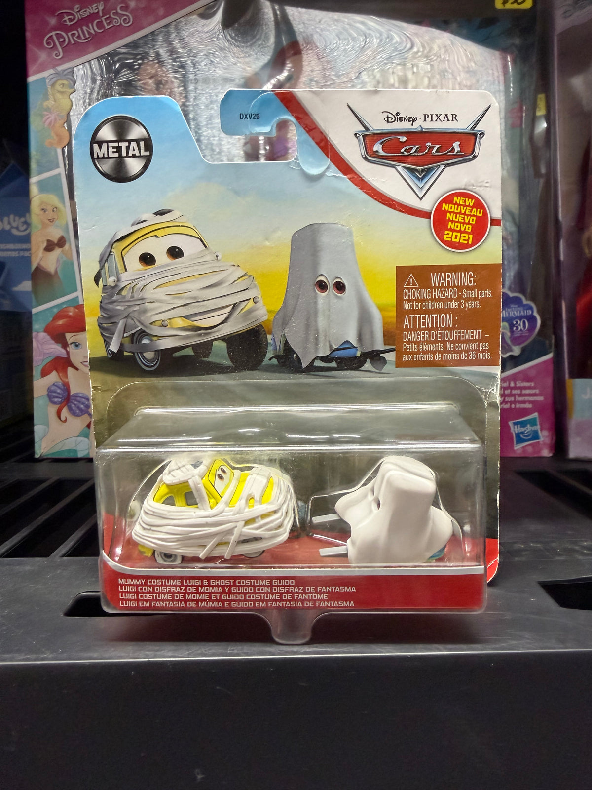 Disney Pixar Cars Mummy Costume Luigi and Ghost Costume Guido 2021 Diecast 1:55 Scale 91866