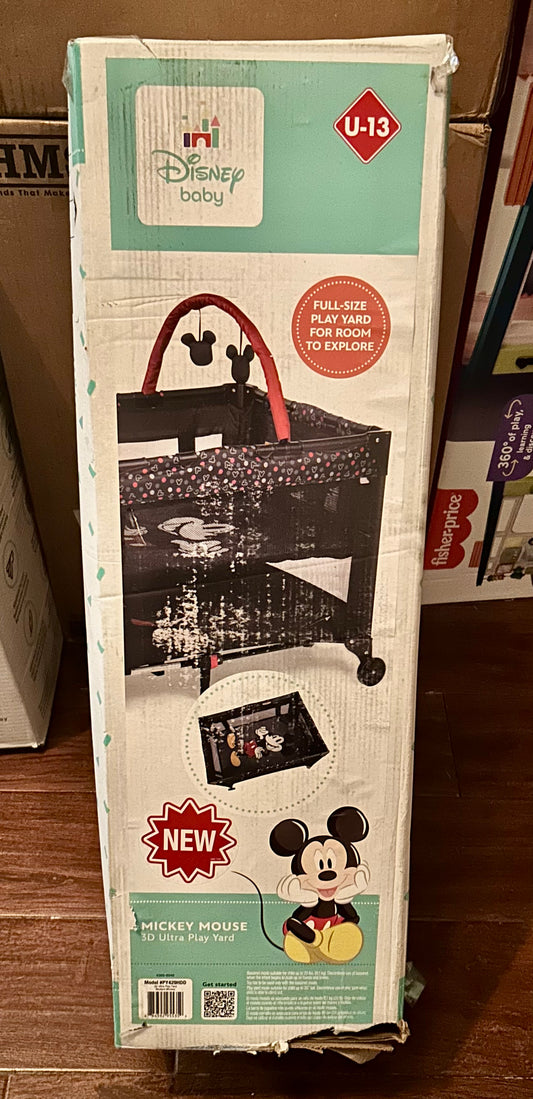 Disney Baby 3D Ultra Baby Play Yard with Bassinet and Toy Bar 95535