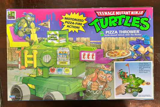 Teenage Mutant Ninja Turtles 40th Anniversary Pizza Thrower Vehicle & Action Figure 81082