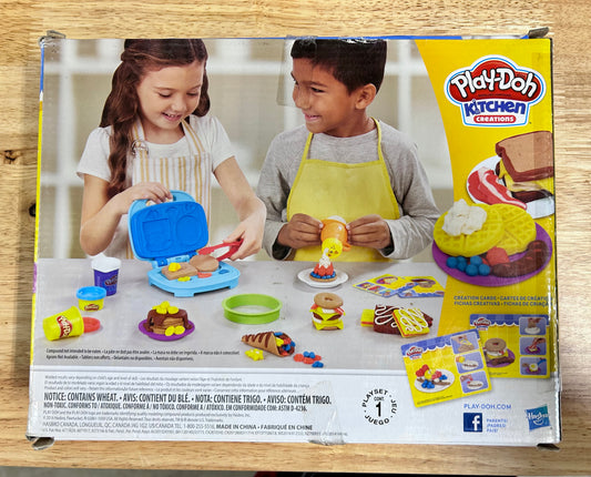 Play-Doh Kitchen Creations Breakfast Bakery Food Set with 6 Cans of Dough 53518