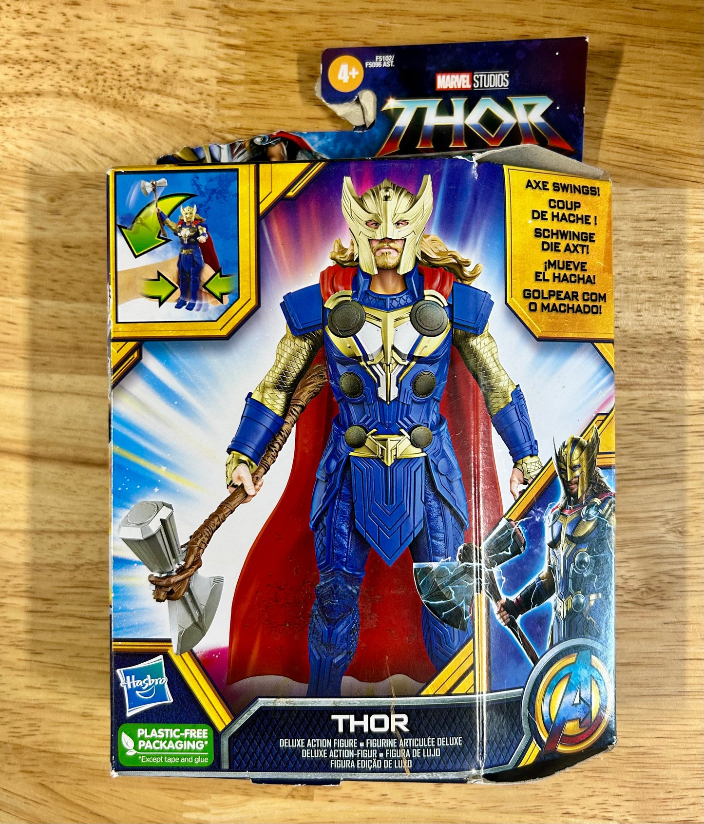 Marvel Studios' Thor: Love and Thunder Thor Deluxe Action Figure 948352