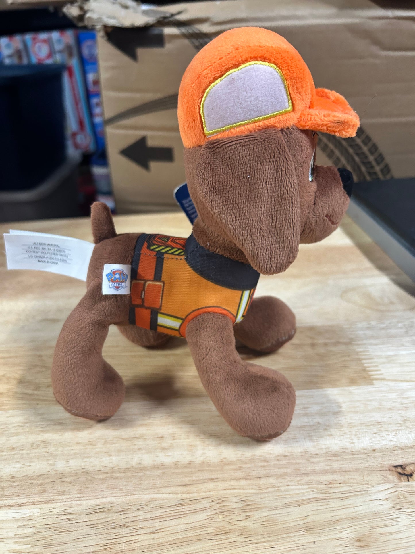 PAW Patrol, 8 inch Ultimate Rescue Construction Zuma Plush 18851