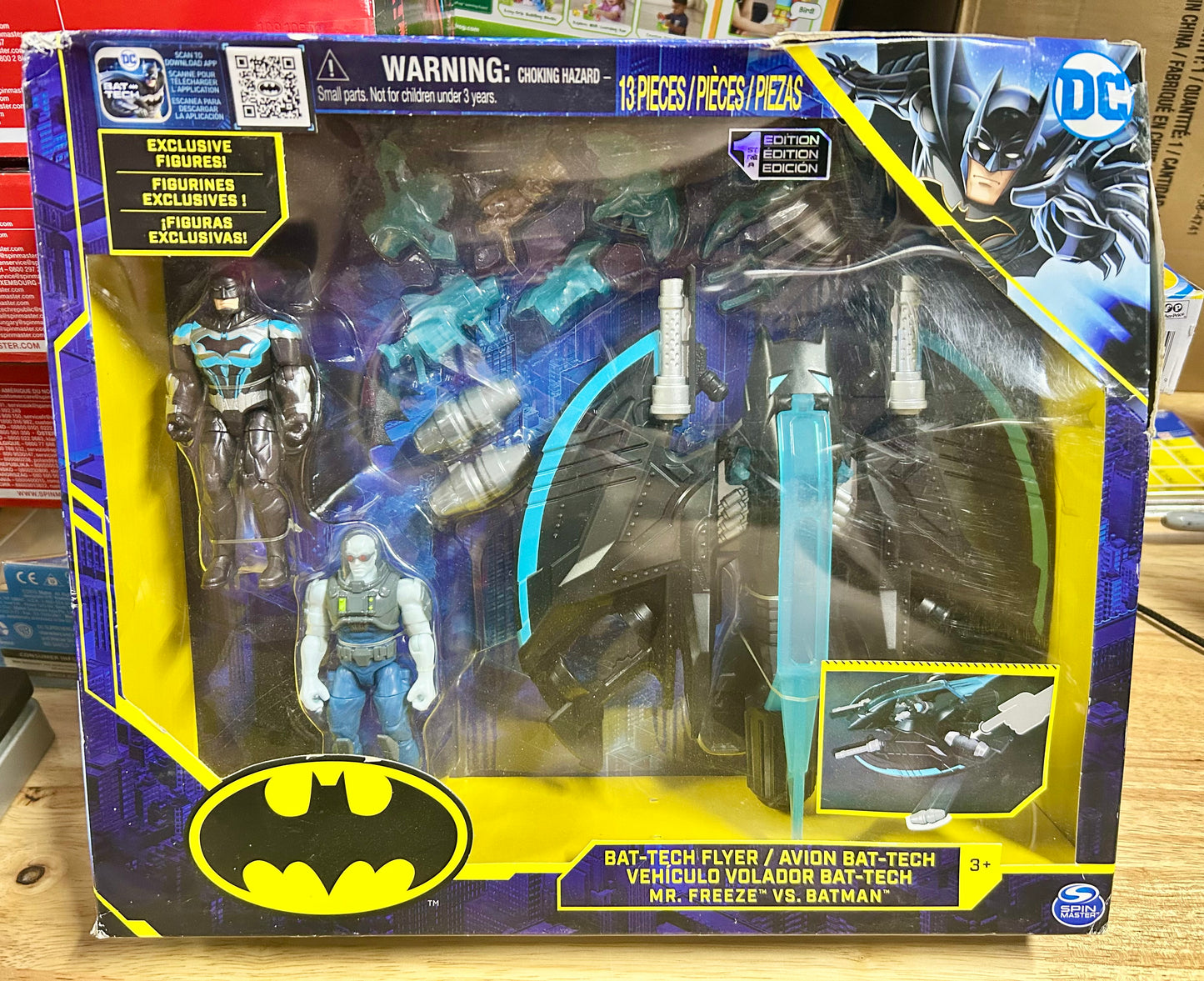 Batman Bat-Tech Flyer with 2 Action Figures and 10 Accessories 37526