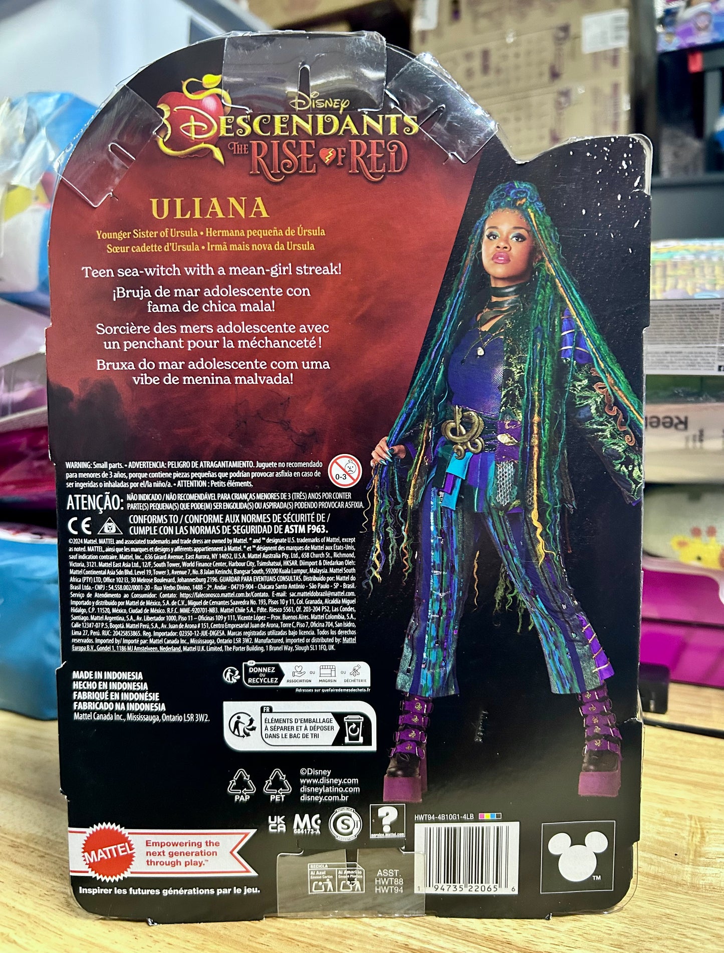 Disney Descendants: The Rise of Red Fashion Doll &amp; Accessory - Uliana, Younger Sister of Ursula 22065