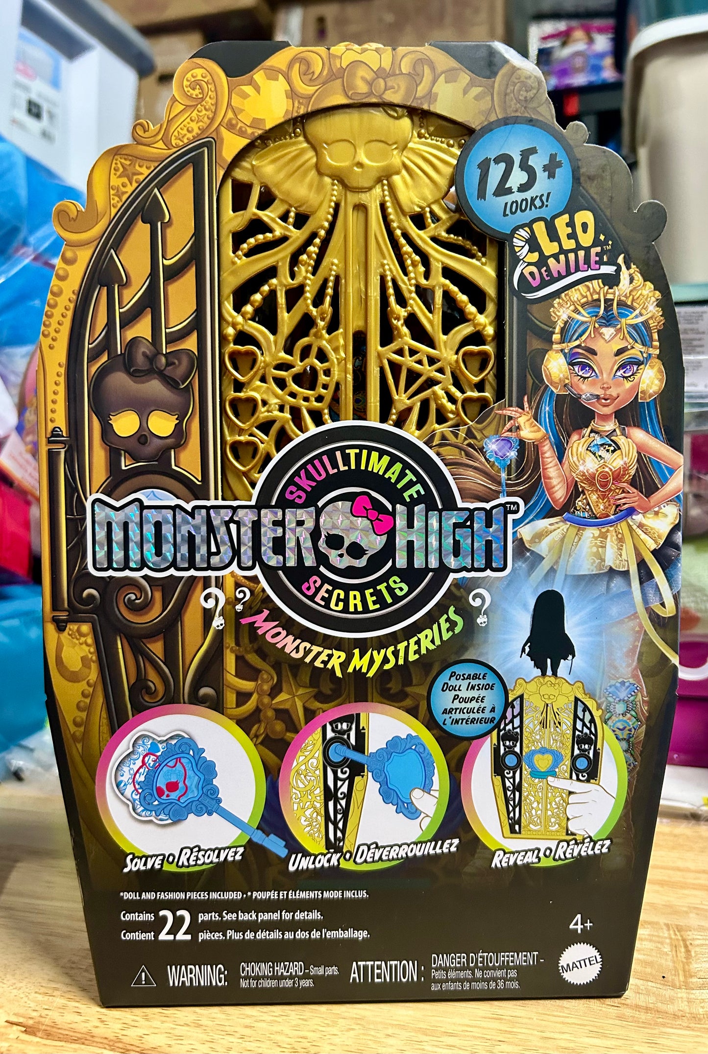 Monster High Skulltimate Secrets Monster Mysteries Playset, Cleo De Nile Doll with 19+ Surprises 23069