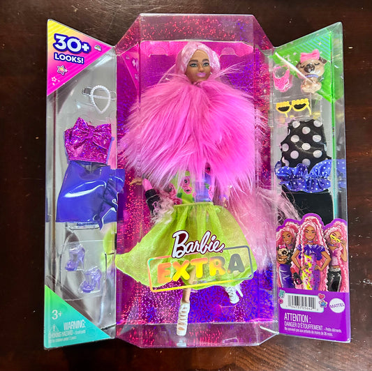 Barbie Extra Fashion Doll “Girl Boss” with Mix-and-Match Clothes and Accessories 05642