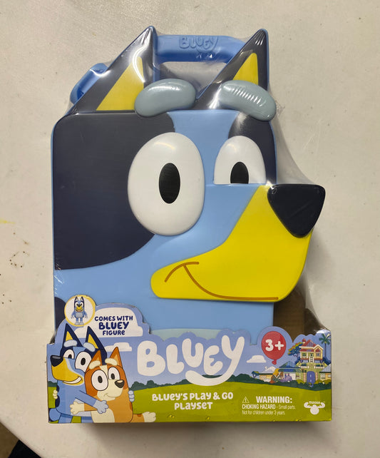 Bluey's Play & Go Playset With Bluey Figure And Play Mat 17134