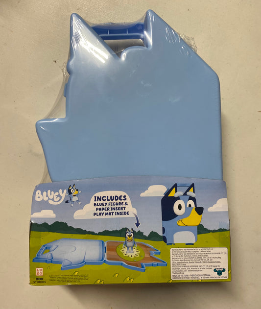 Bluey's Play & Go Playset With Bluey Figure And Play Mat 17134