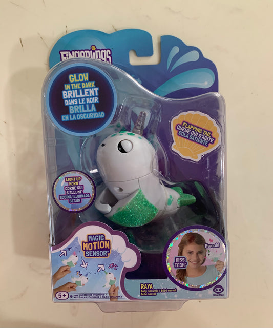 Fingerlings Light-Up Narwal Glow In The Dark Raya 13695